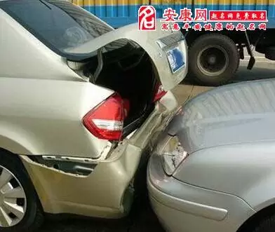 做梦梦见被追尾,梦见开车追尾别人插图