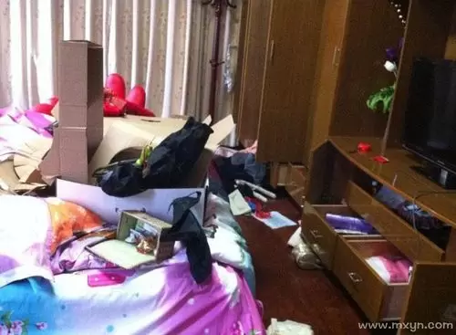 做梦亲戚家被偷 做梦老家被偷插图
