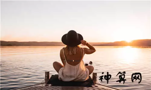 梦到好多蛇在瓶子里,梦见酒瓶的蛇是活的插图
