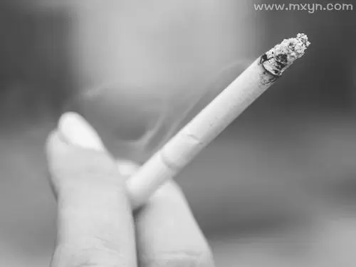 做梦梦见自己的亲姐抽烟 梦见老公抽烟预示什么插图