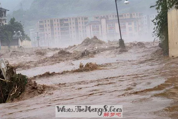 做梦梦见长水了 梦见小河涨水是什么意思插图