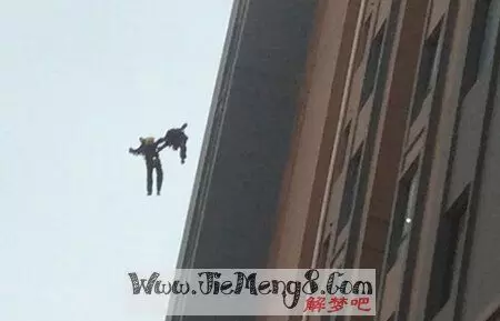 做梦小孩从楼上摔下来是怎么回事 小孩做梦从高楼掉下来怎么回事插图
