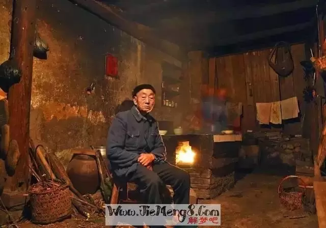 做梦梦到死去的人没有死,做梦梦到死去的爷爷有什么预兆插图