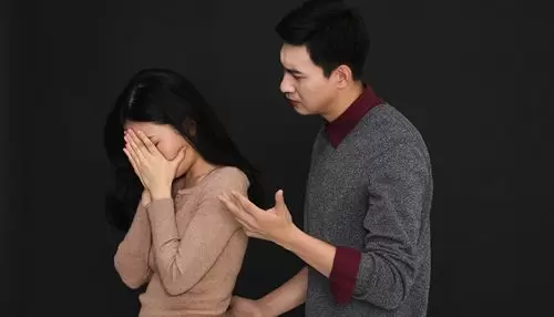 梦见自己的老婆出轨代表什么插图