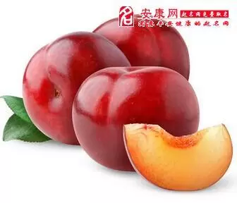 做梦梦到摘别人家李子,梦见吃李子插图
