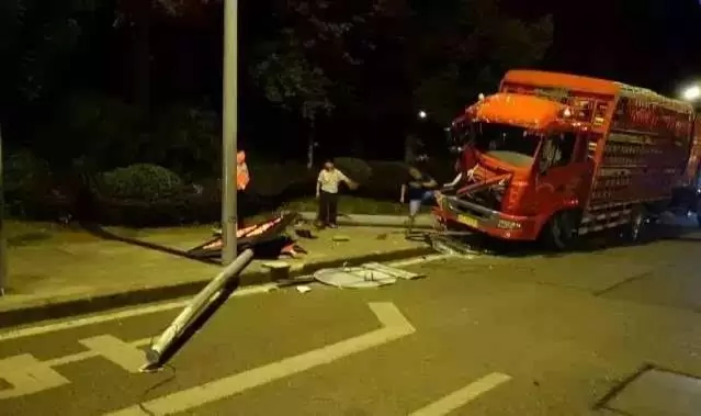 做梦梦见车祸很多血,做梦梦见开车出车祸插图