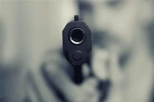 做梦梦到有人开枪杀人,梦见看见别人枪击别人插图
