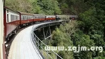 做梦梦见错过两趟火车,梦到错过火车插图
