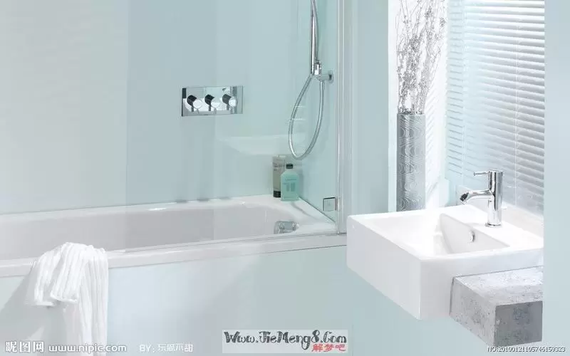 做梦梦见媳妇洗澡 女性梦见洗澡是什么预兆插图