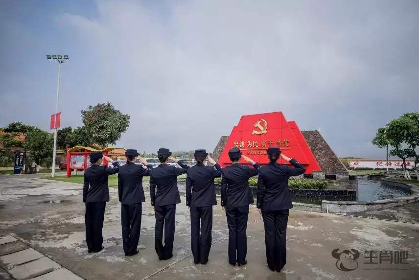 比警匪片还要惊心动魄，缉毒女警离死亡最近的一次插图