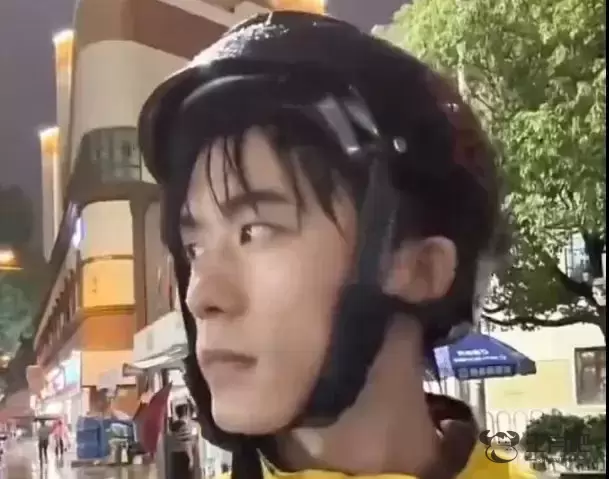 酷似易烊千玺！云南一外卖小哥意外走红！本人回应插图