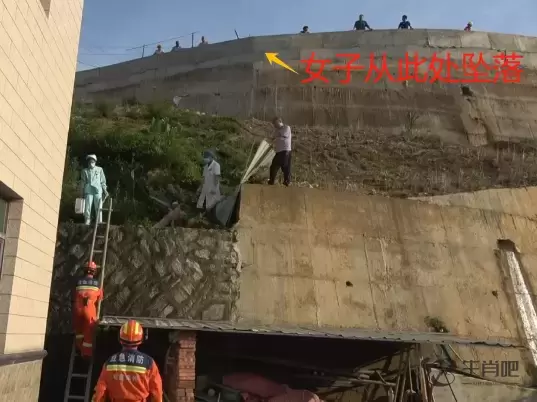 70岁大爷骑摩托带爱妻走盘山路，妻子意外坠坡受伤插图