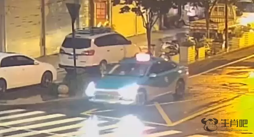 凌晨，杭州两名小伙提着4箱茅台打车，老司机发现异常插图1