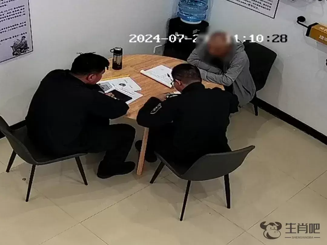 柜台经理多问了一句，金大爷的97万元养老金保住了！插图2