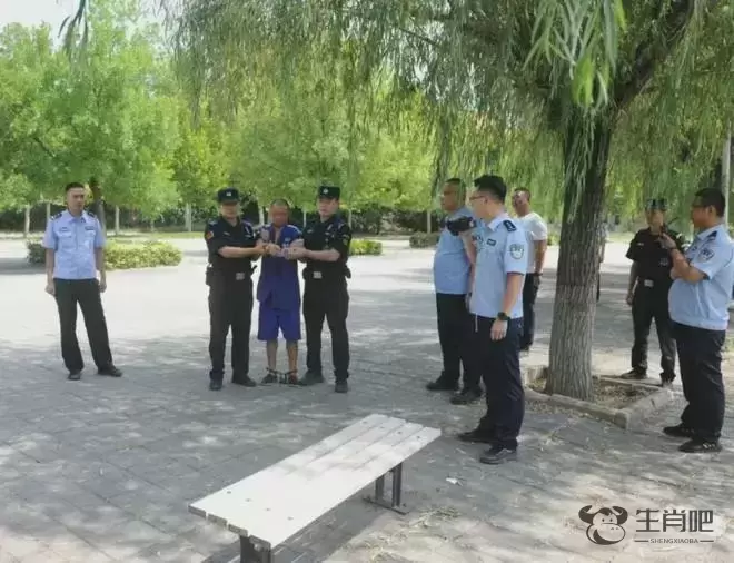 废弃房内发现女尸！警方：嫌疑人搜刮20元后逃离，正因猥亵罪被羁押插图2